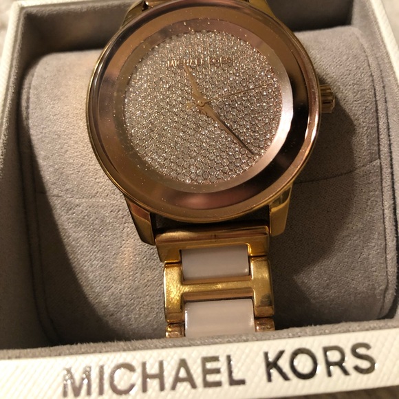 Rose gold Michael Kors watch - Picture 8 of 8